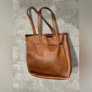 Madewell Transport Tote in Saddle